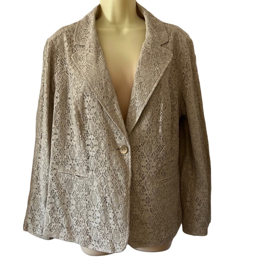Chico’s 2 Beige Lace Blazer Woman Size 12 One Button Closure Long Sleeves
